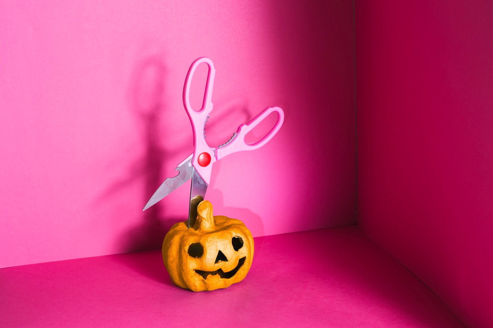 Pinkoween pastel Halloween trend setup